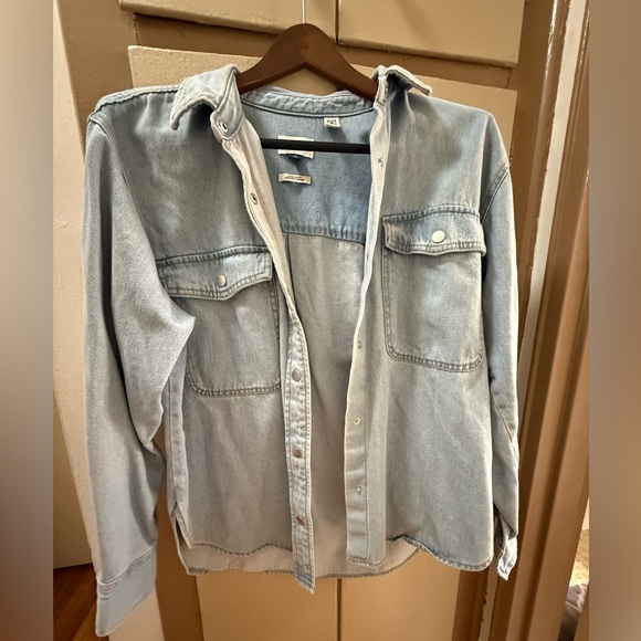 Universal Thread Light Blue Denim Shirt - Picture 1 of 3